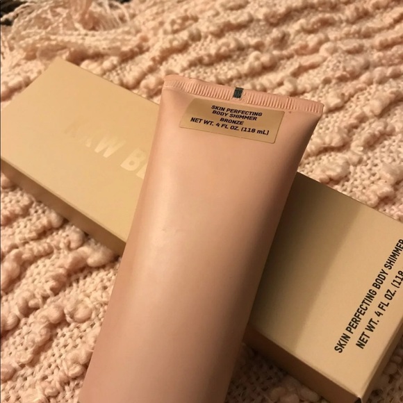 Kkw Beauty skin perfecting body shimmer Bronze - Picture 2 of 4